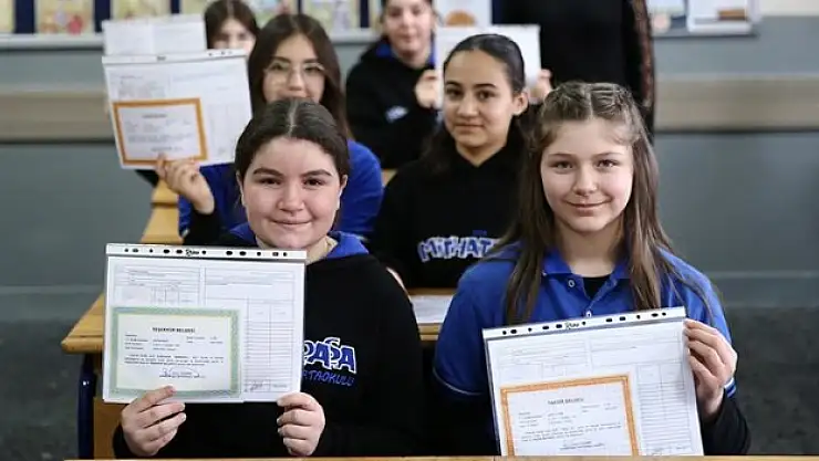 Öğrencilere sosyal etkinlik içerikli yeni karneler dağıtılacak