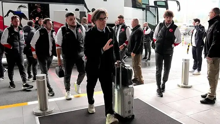 A Milli Futbol Takımı, Macaristan'a gitti