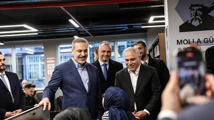 Bakan Fidan, Merkez Kütüphanesi'nde