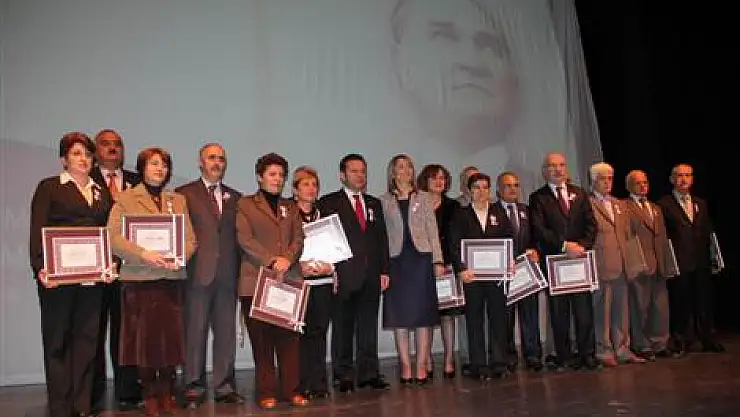 Samsun'da 24 Kasım Öğretmenler Günü Buruk Kutlandı