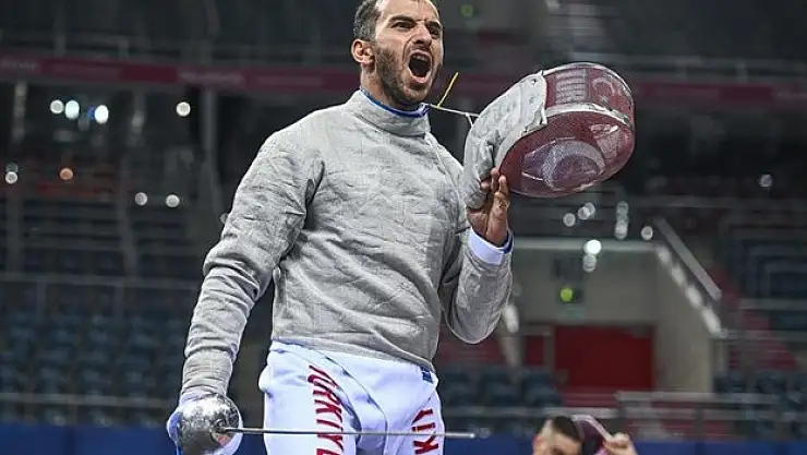 Milli eskrimci Enver Yıldırım'dan tarihi başarı