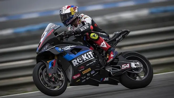 Milli motosikletçi Toprak Razgatlıoğlu, İspanya'da zirvede