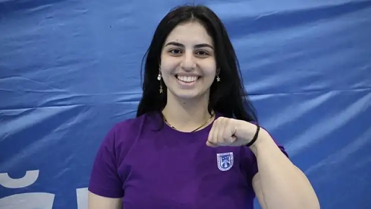 Dünya şampiyonu Azra Sarı, yeni madalyalar peşinde