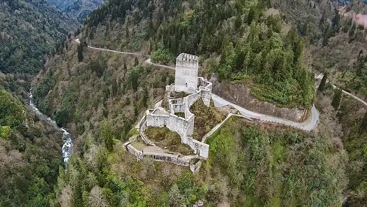 TARİHİ ZİL KALE GÖRÜNTÜLENDİ