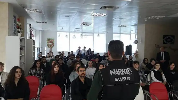 Samsun polisi, uyuşturucuya karşı bilgilendiriyor
