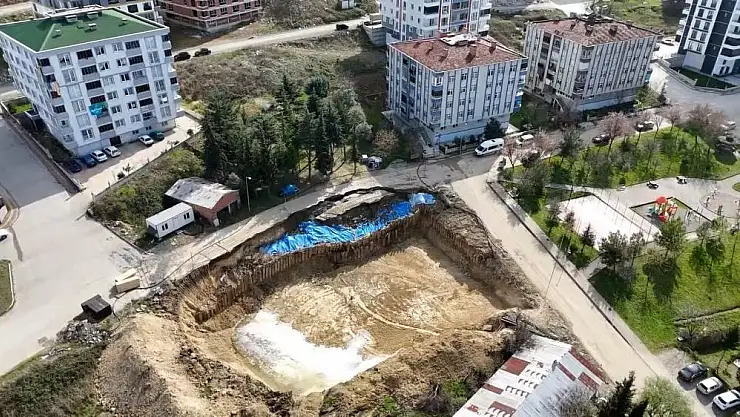 İnşaat temel kazısında yarıklar oluştu