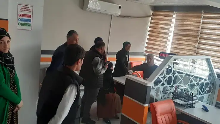 Soluğu nüfus müdürlüklerinde aldılar