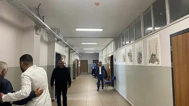 Muhtarlık seçiminde oy kullanmak için başka mahalleye gittiler