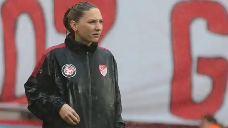 UEFA'dan hakem Gamze Durmuş Pakkan'a görev