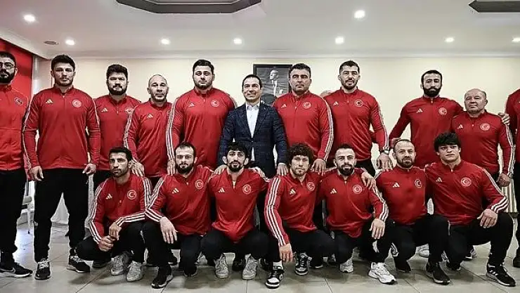 Milli güreşçiler, olimpiyat kotası için Bakü'de mindere çıkacak