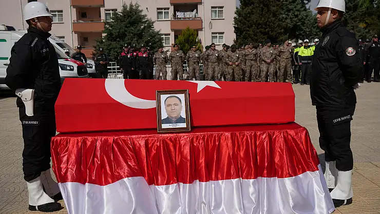 Polis Memuru toprağa verildi