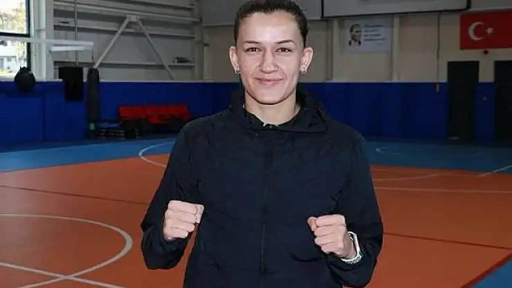 Milli boksör Hatice Akbaş, altın madalya için yumruk sallayacak