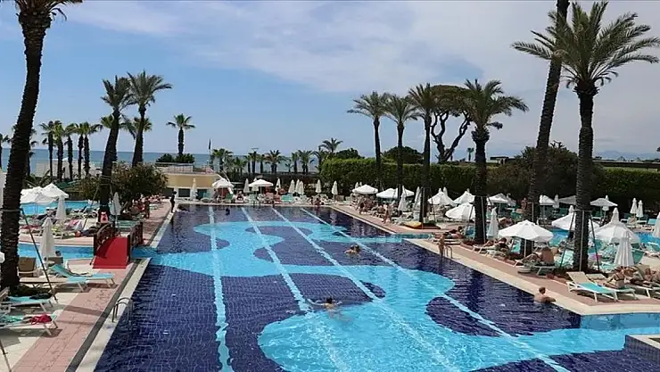 Ramazan Bayramı tatili Antalya'da turizmi hareketlendirdi