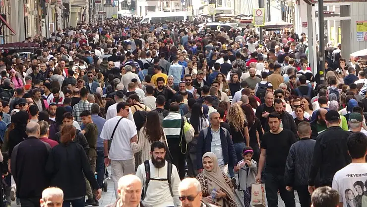 Taksim'de bayram yoğunluğu