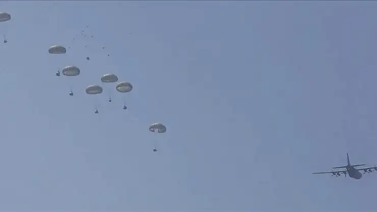 ABD, Gazze'nin kuzeyine havadan insani yardım indirdi