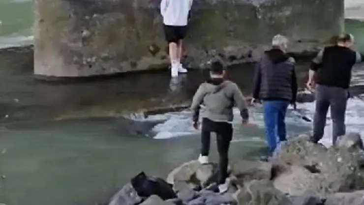 balık tutmak isterken az kalsın canından oluyordu