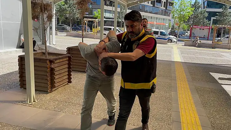 Soymak İstediği Evde Polisle Burun Buruna Kaldı