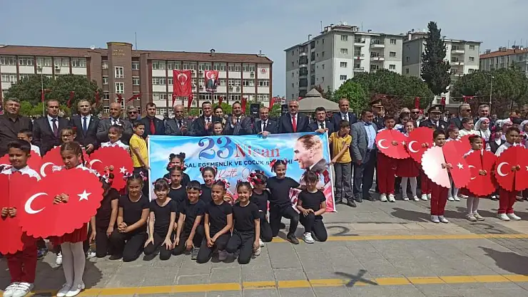 23 Nisan coşkuyla kutlandı