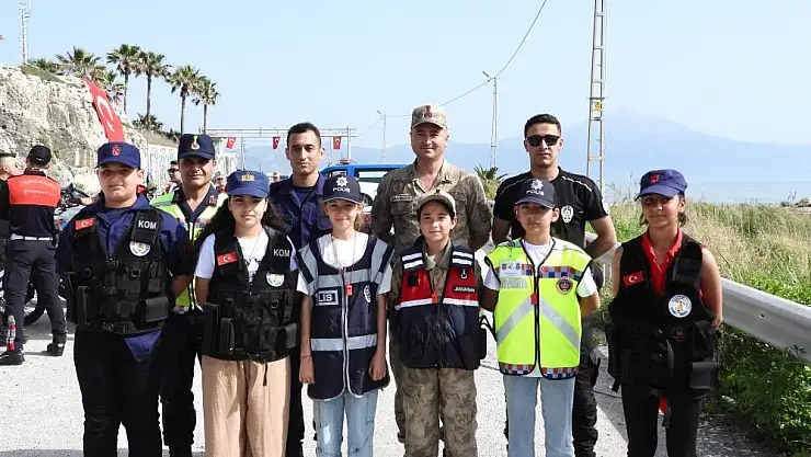 Çocuklar güvenlik kuvvetleriyle denetime Çıktı