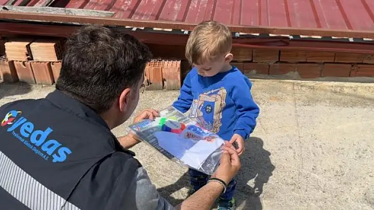 Elektrik dağıtım şirketi çocukları gülümsetti