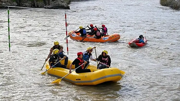 Raftingciler şampiyonalara hazırlanıyor