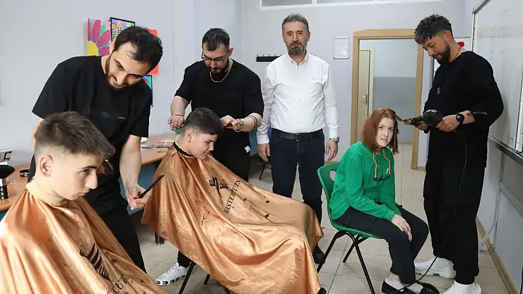 Özel eğitim alan öğrencilere saç bakımı