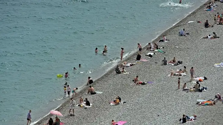 Antalya sahili rahatladı
