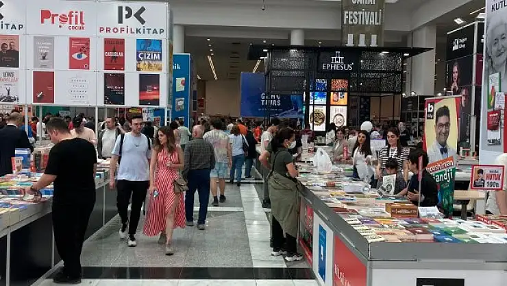 Fuarda ziyaretçi yoğunluğu