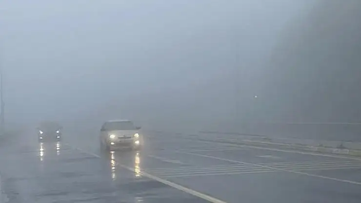 Bolu Dağı'nda sis ve sağanak ulaşımı etkiledi