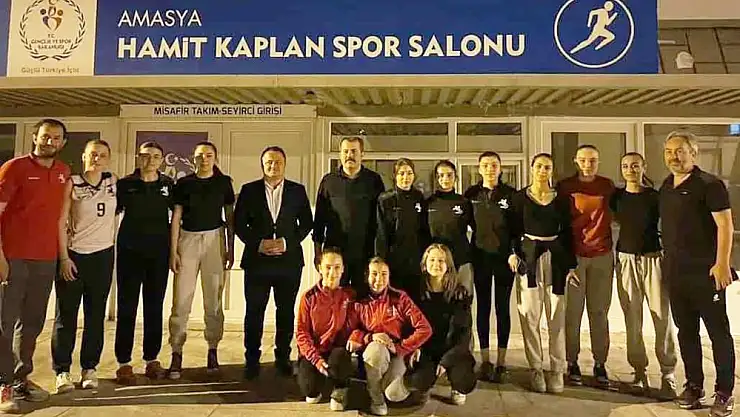 Vezirköprü Voleybol Takımı Türkiye Şampiyonası'nda