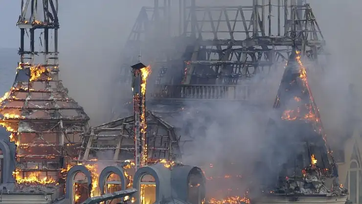 Rusya, 'Harry Potter Kalesi'ni vurdu