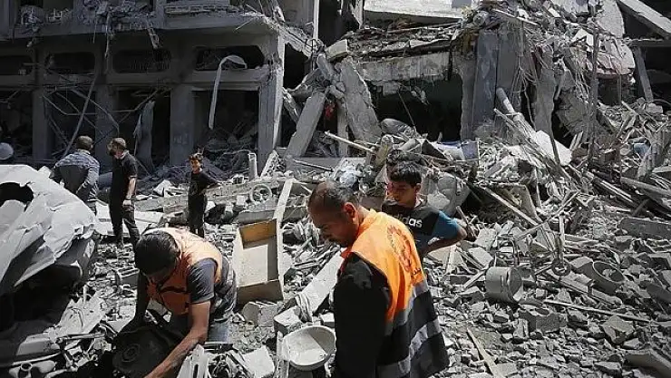 Gazze'de enkaz altında kalan 10 binden fazla kişi kayıp