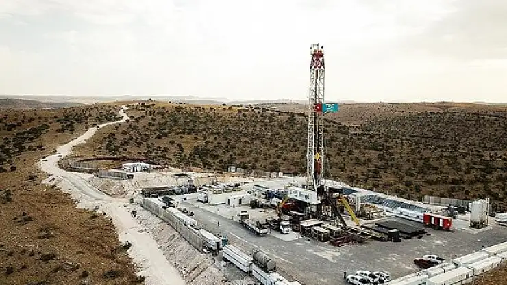 Gabar'a gidecek iki yeni sondaj kulesi daha gidecek