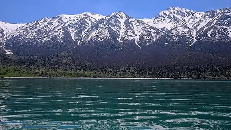 Bir taraf bahar diğer taraf kar