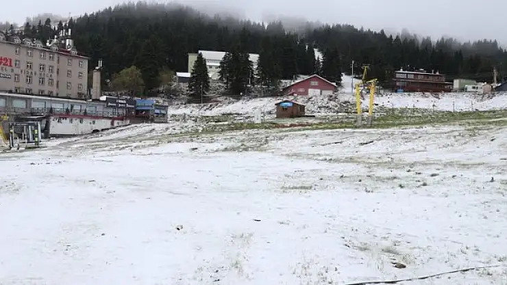 Uludağ'a kar sürprizi