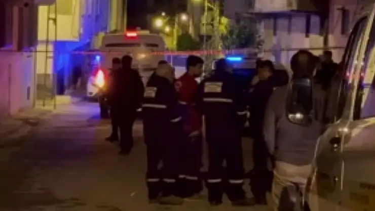 Bir evde 5 ceset bulundu