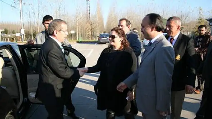 Şener,'Türkiye 2000 yıllık tarihinde böyle yönetilmedi'