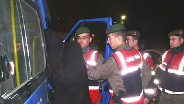 Bafra'da Kablo Çaldığı İddia Edilen 2 Kişi Yakalandı