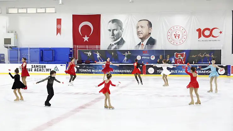 Samsun'da artistik buz pateni sporcuları, 19 Mayıs'a hazırlanıyor