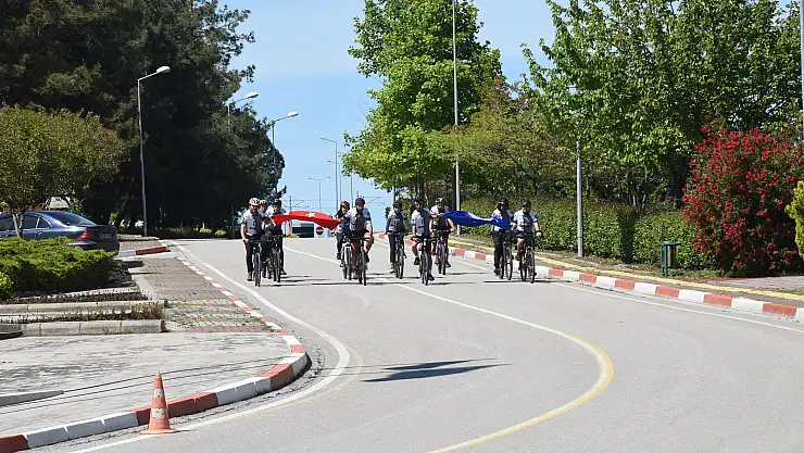 450 km pedal çevirerek Samsun'a ulaştılar