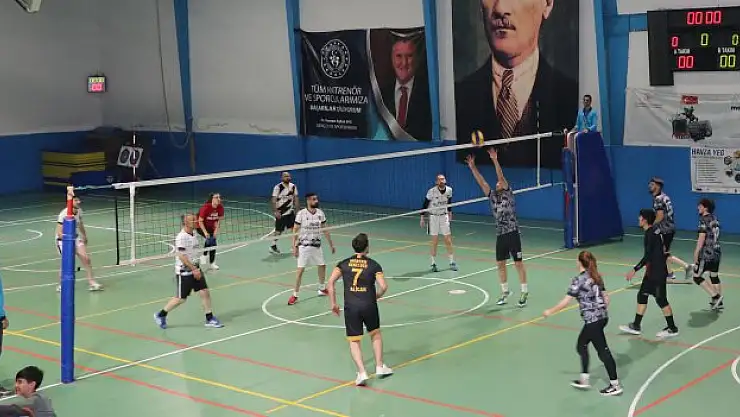 Voleybol Halk Turnuvası'nda stop