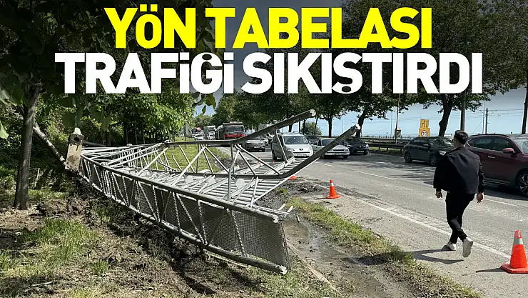 Yön tabelası Trafiği Sıkıştırdı