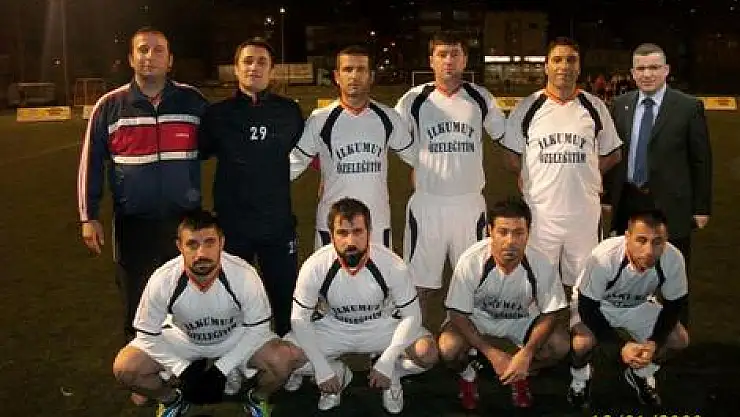 İLKUMUT ATATÜRK KUPASINDA ŞAMPİ