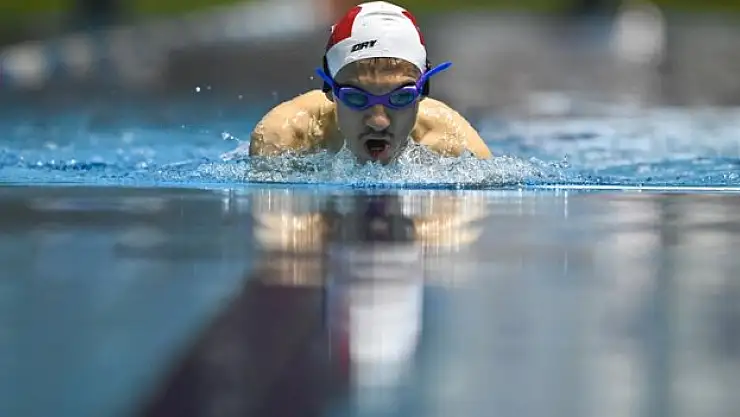 Engelli yüzücünün hedefi altın madalya