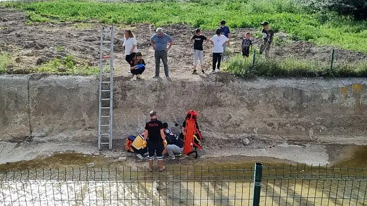 Dereye düşenm çocuk kurtarıldı