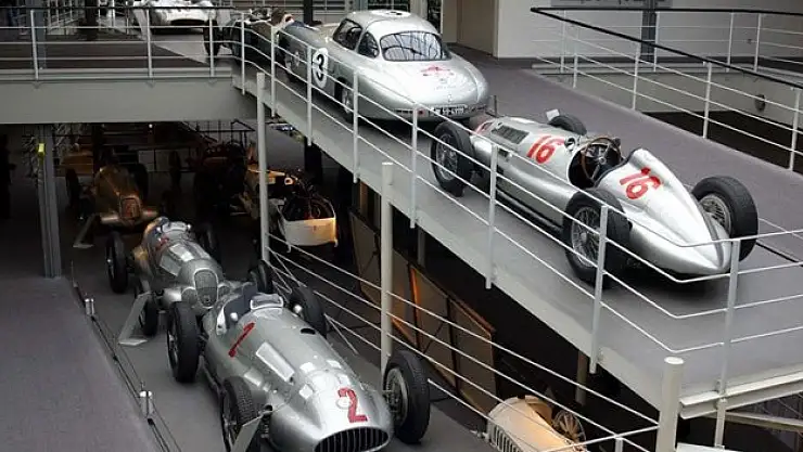 Otomobili icat eden şehir Stuttgart