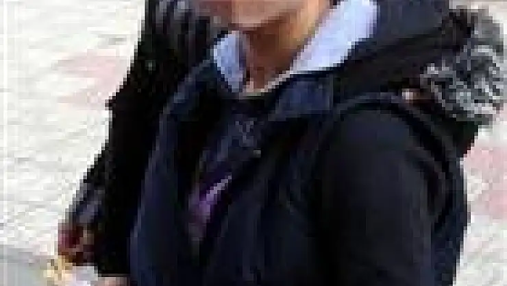 Evden kaçan kızla ilişkiye girdi