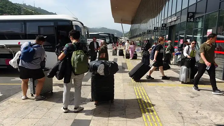 Otobüs Terminali'nde Kurban Bayramı yoğunluğu