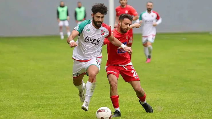 Enes, iki yıl daha Karşıyaka'da