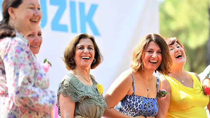 Dünya Yoga Günü kahkahayla kutlandı